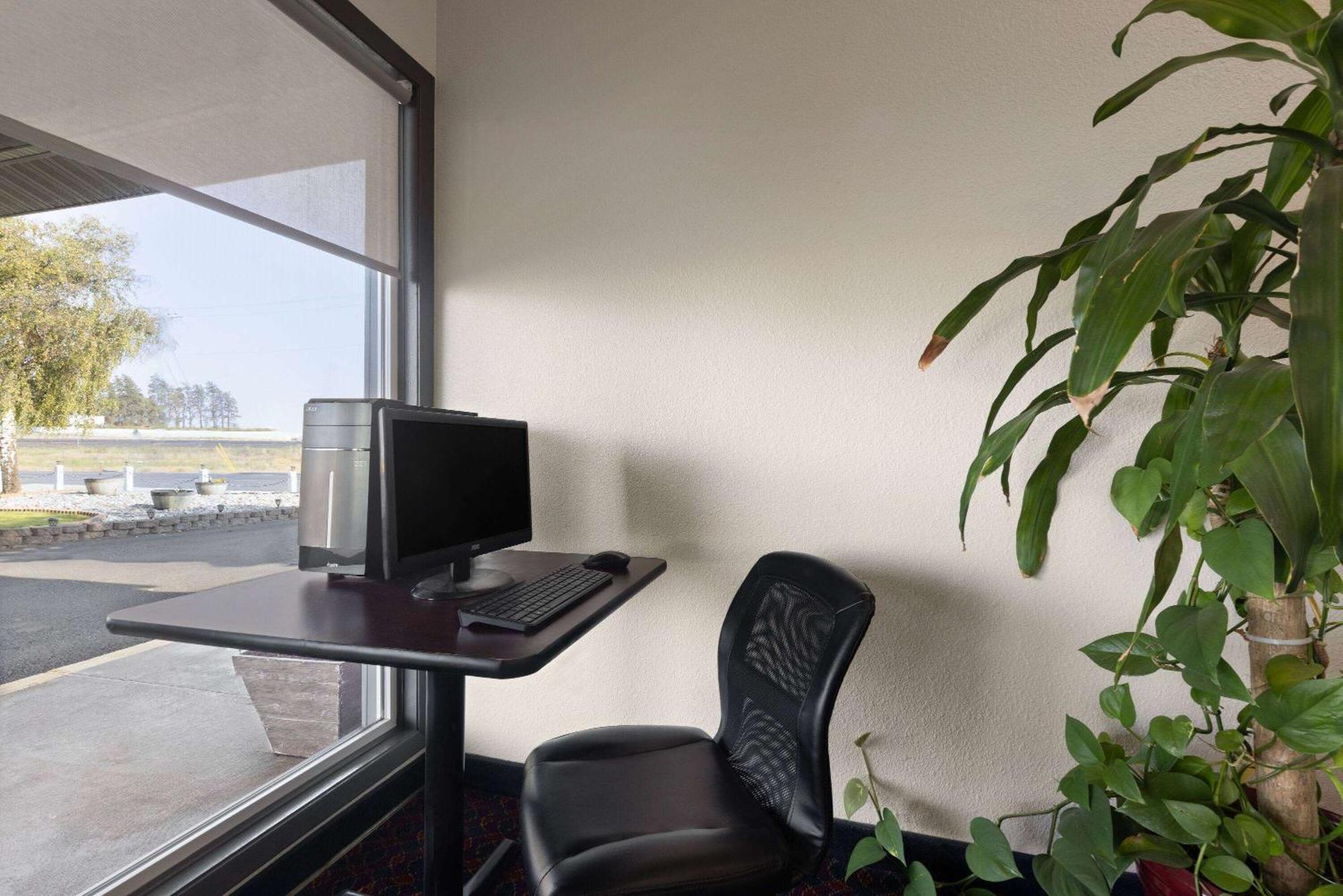 Days Inn By Wyndham Ritzville Exterior photo